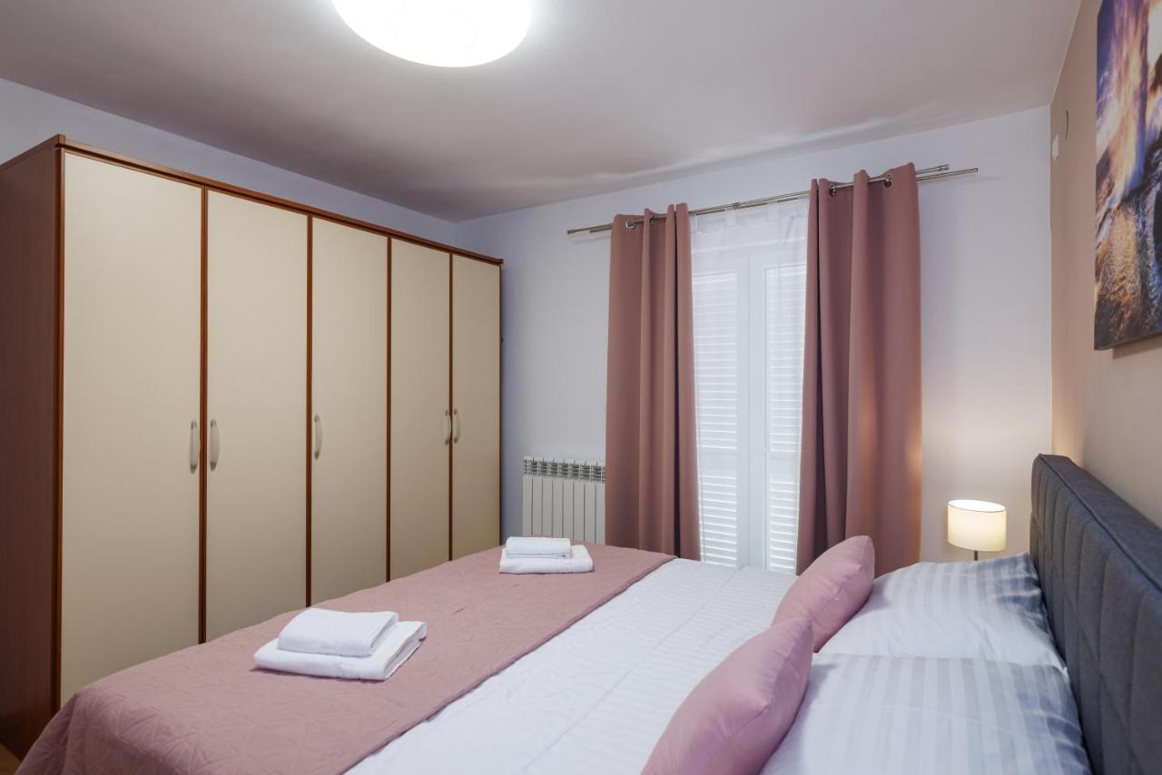 Apartman La Vista E' Bella Kornic Exterior photo